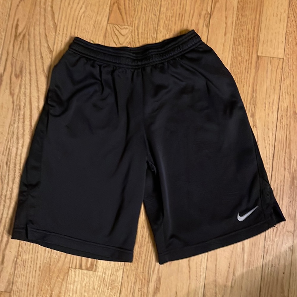 Nike Dri-Fit boys shorts - medium